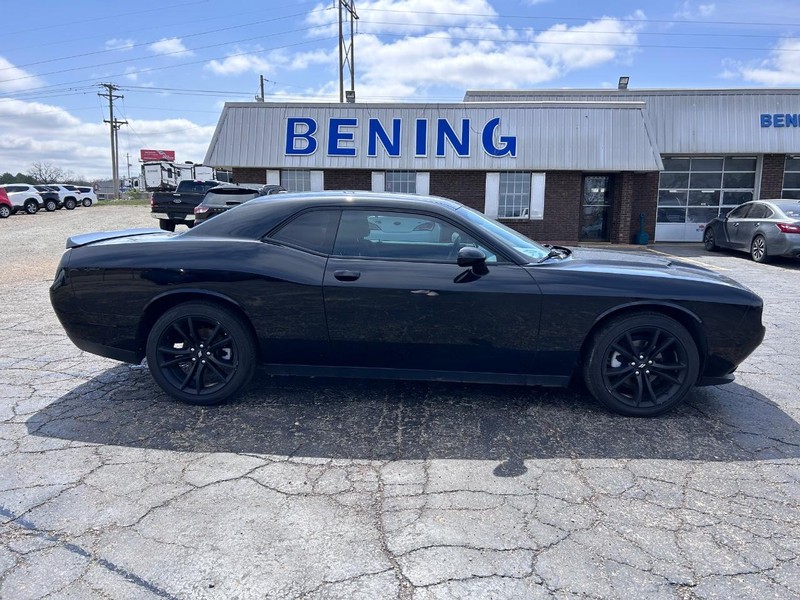Dodge Challenger Vehicle Image 02