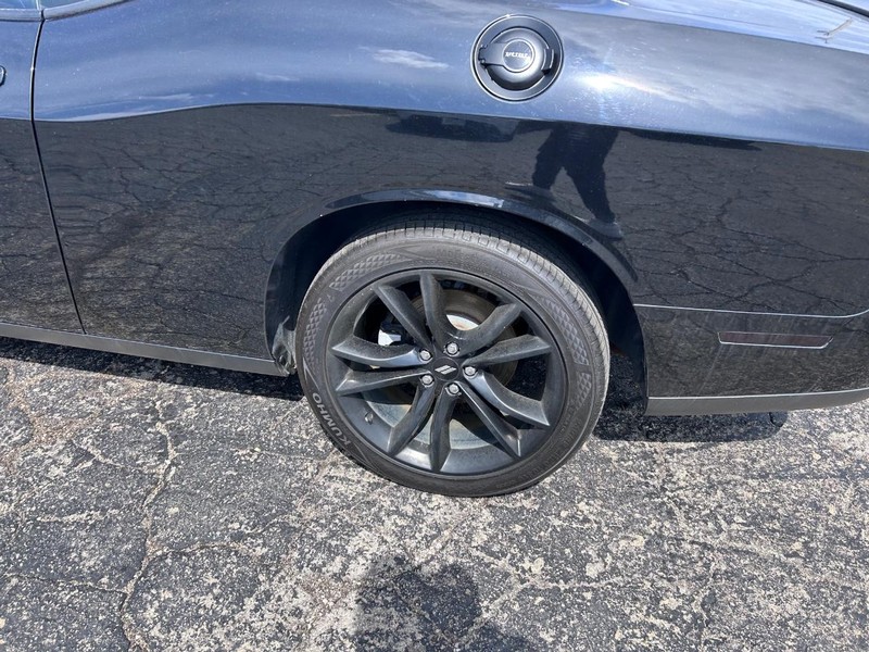 Dodge Challenger Vehicle Image 06