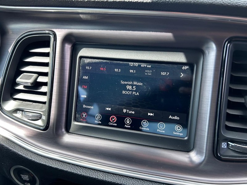 Dodge Challenger Vehicle Image 12