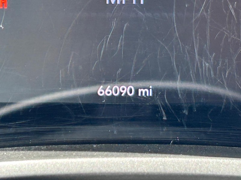Dodge Challenger Vehicle Image 18