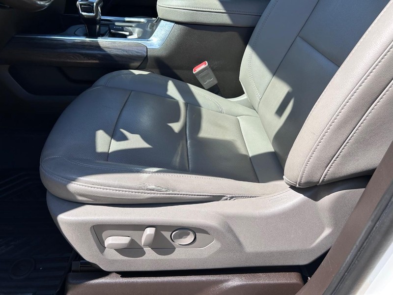 Chevrolet Silverado 1500 Vehicle Image 18