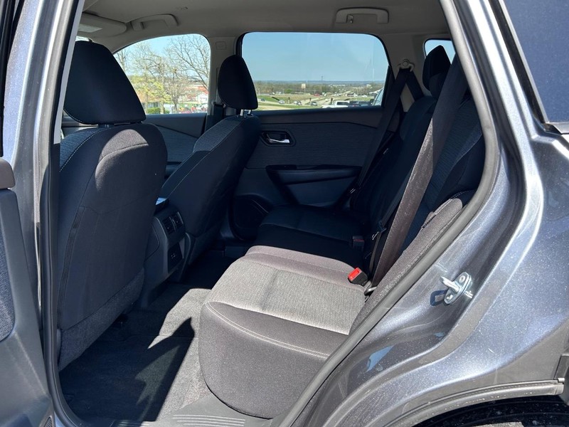 Nissan Rogue Vehicle Image 07