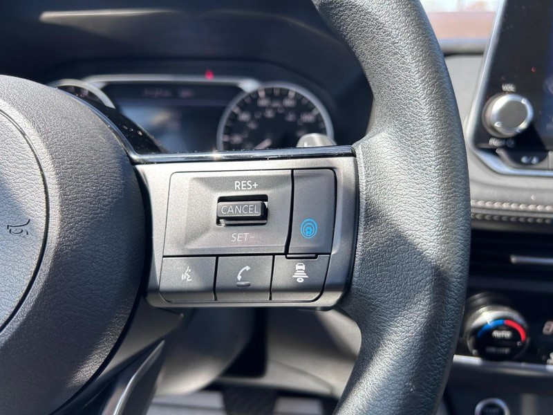 Nissan Rogue Vehicle Image 11