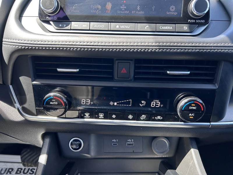 Nissan Rogue Vehicle Image 13