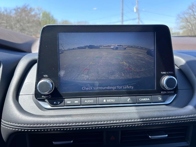 Nissan Rogue Vehicle Image 19