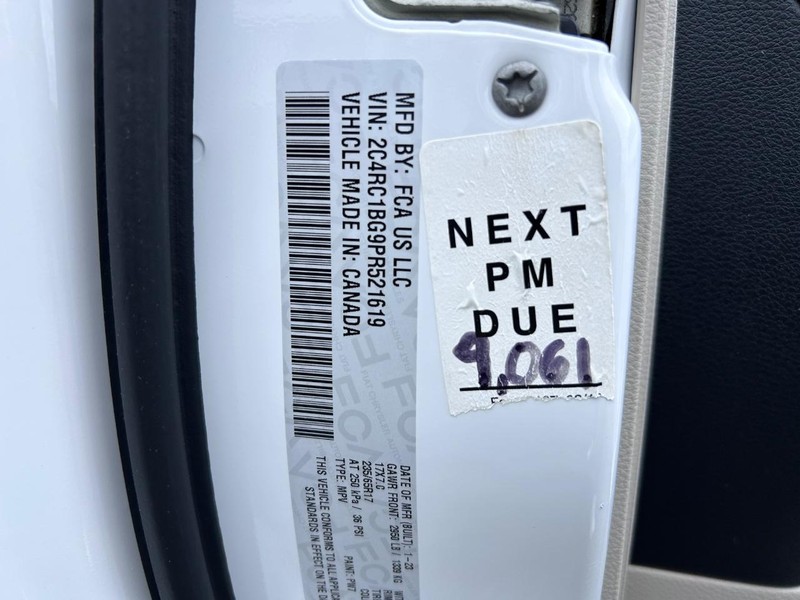 Chrysler Pacifica Vehicle Image 24