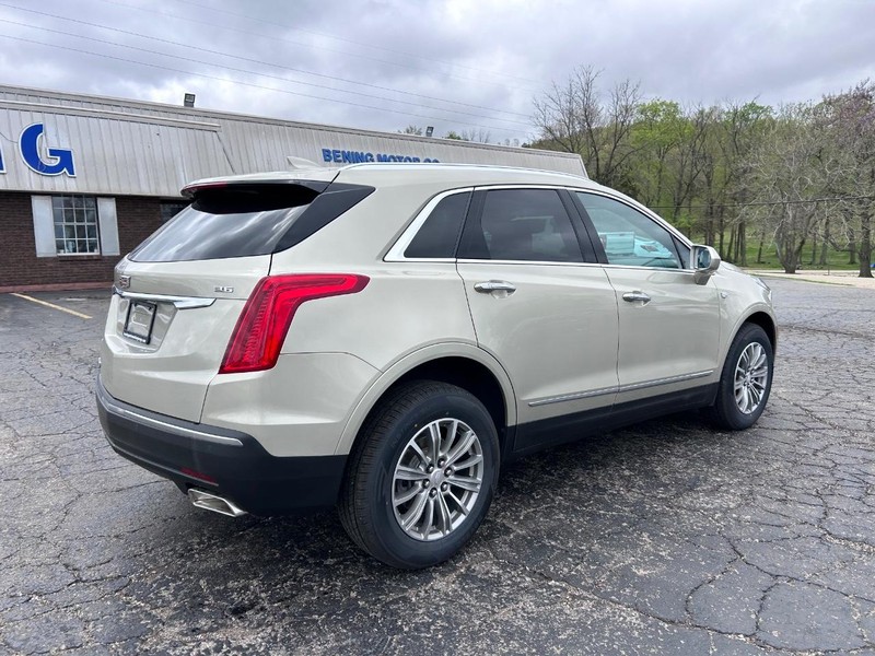 Cadillac XT5 Vehicle Image 03