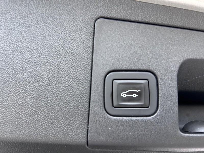 Cadillac XT5 Vehicle Image 06