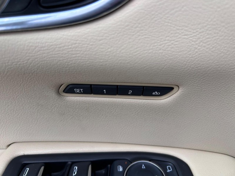 Cadillac XT5 Vehicle Image 19