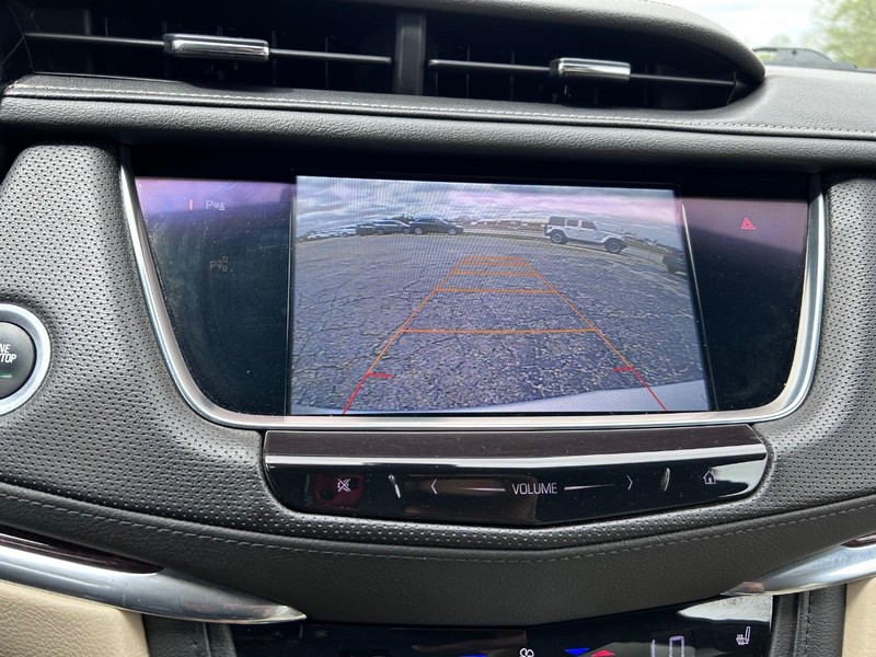 Cadillac XT5 Vehicle Image 22