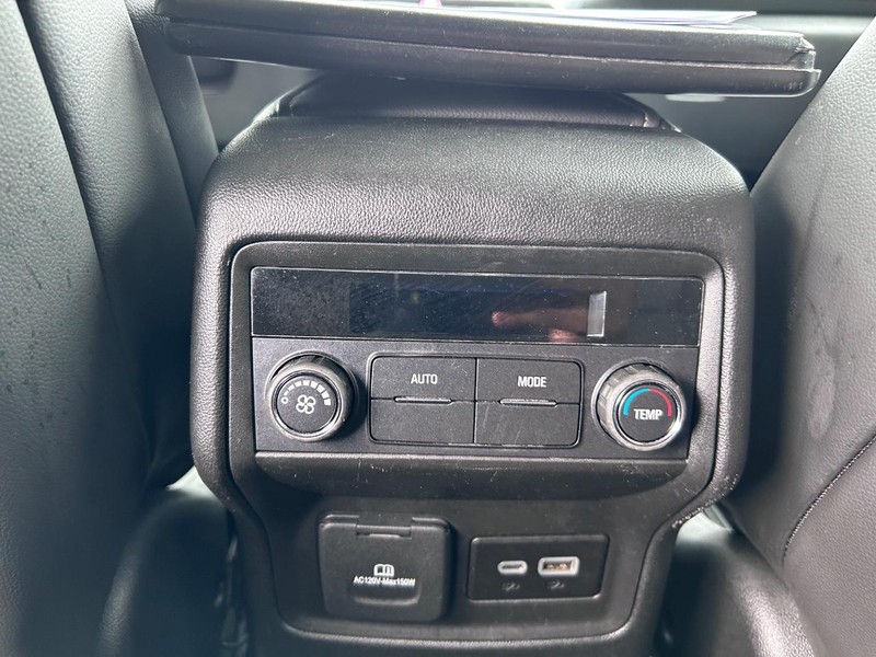 GMC Acadia Vehicle Image 10