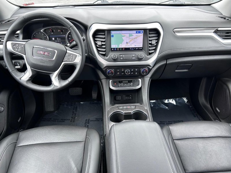 GMC Acadia Vehicle Image 11