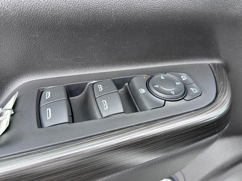 GMC Acadia Vehicle Image 19