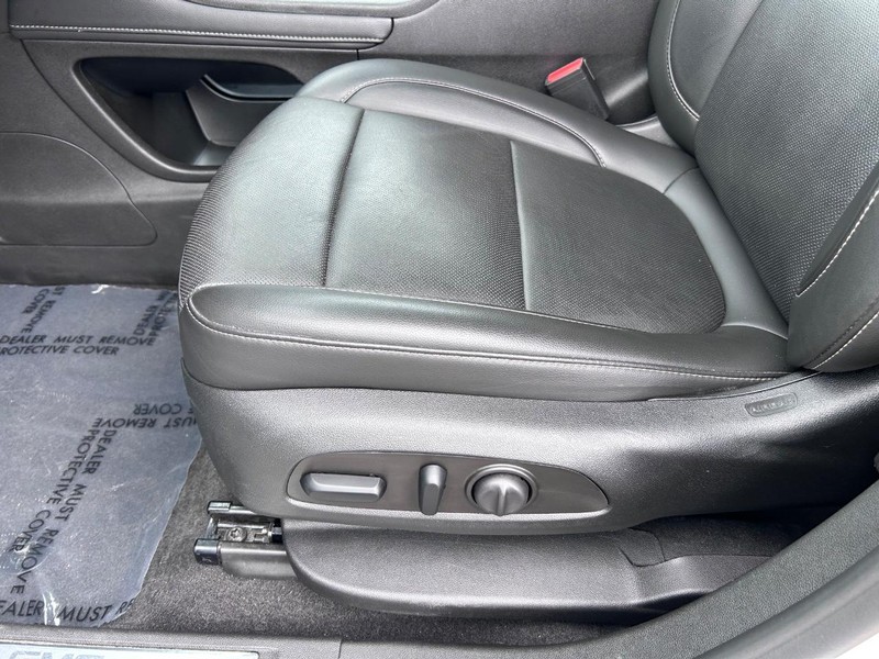 GMC Acadia Vehicle Image 20