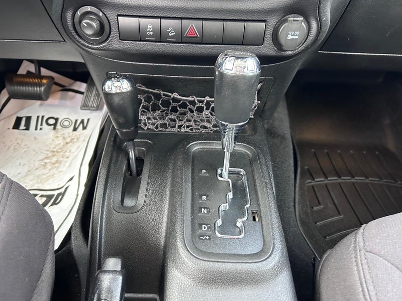 Jeep Wrangler Unlimited Vehicle Image 14