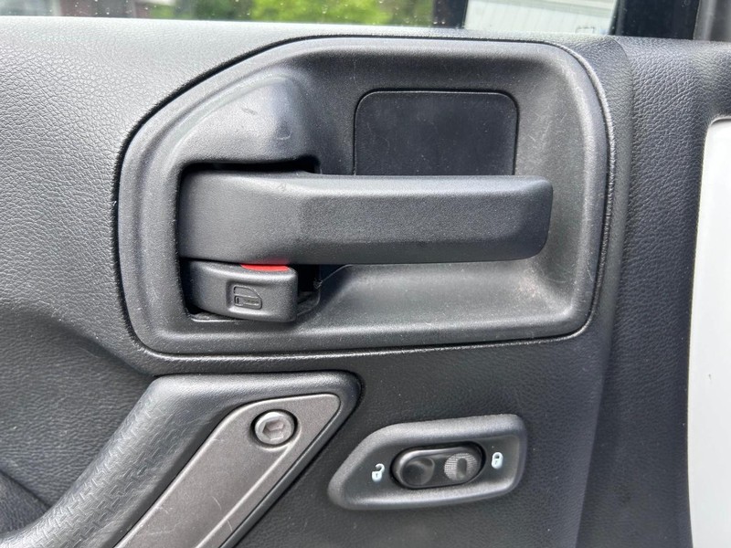 Jeep Wrangler Unlimited Vehicle Image 16