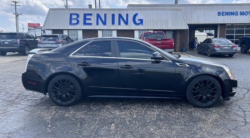 Cadillac CTS Sedan Vehicle Image 02