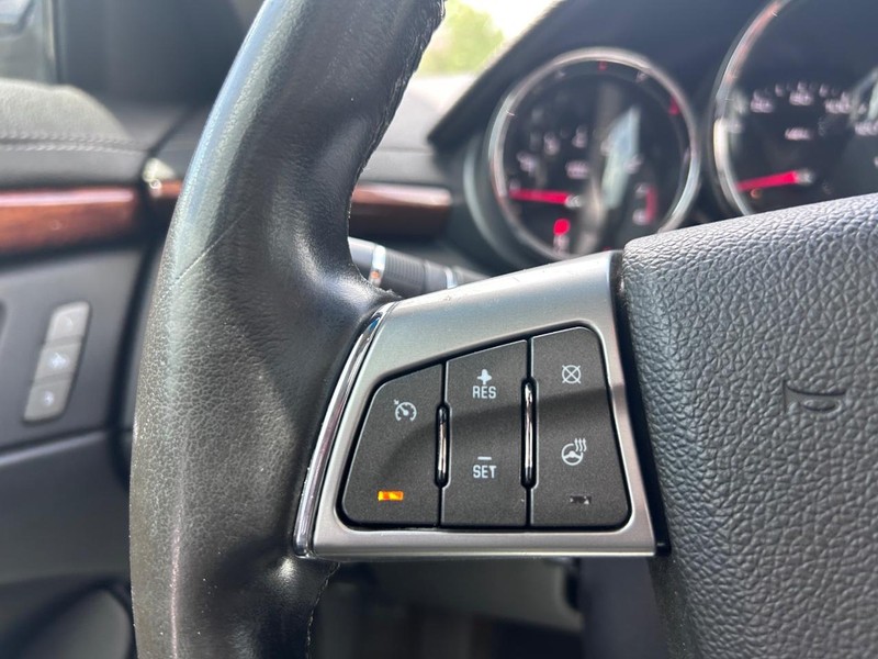 Cadillac CTS Sedan Vehicle Image 11