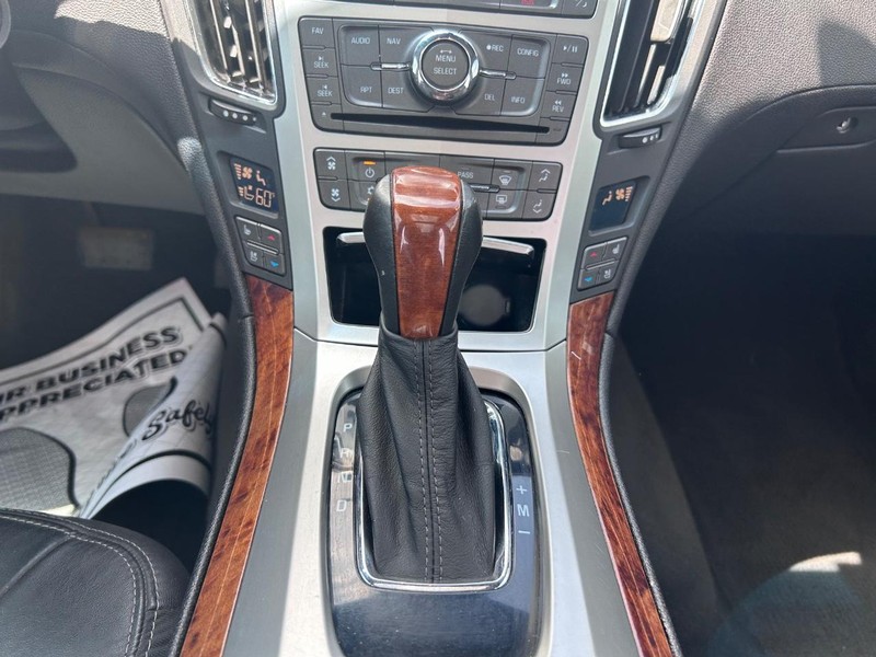 Cadillac CTS Sedan Vehicle Image 15