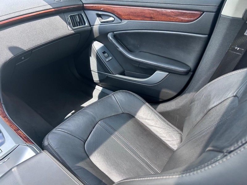Cadillac CTS Sedan Vehicle Image 17