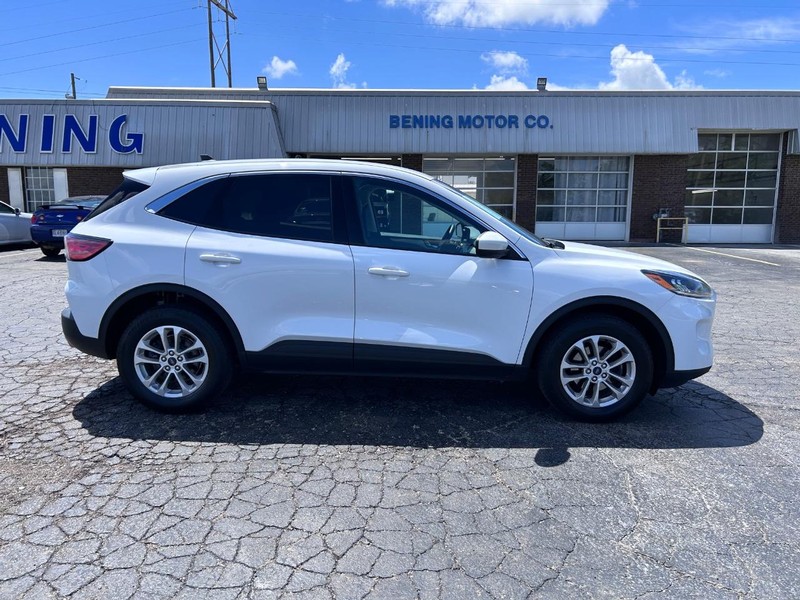 Ford Escape Vehicle Image 02