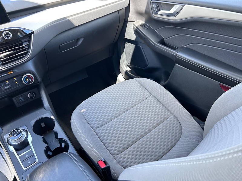 Ford Escape Vehicle Image 15