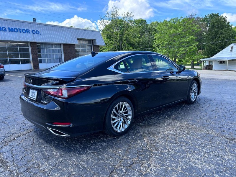 Lexus ES Vehicle Image 03