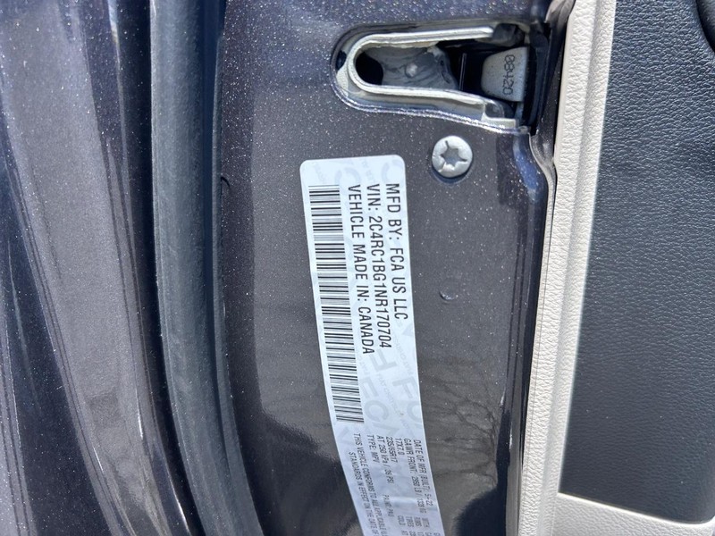 Chrysler Pacifica Vehicle Image 24