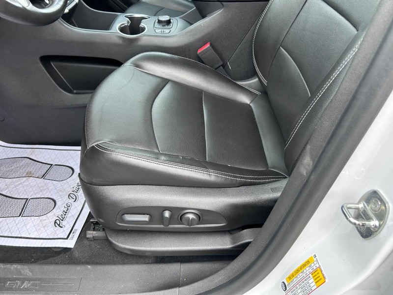 GMC Terrain Vehicle Image 19