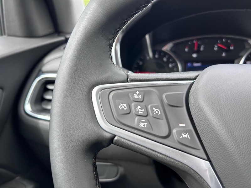 Chevrolet Equinox Vehicle Image 11