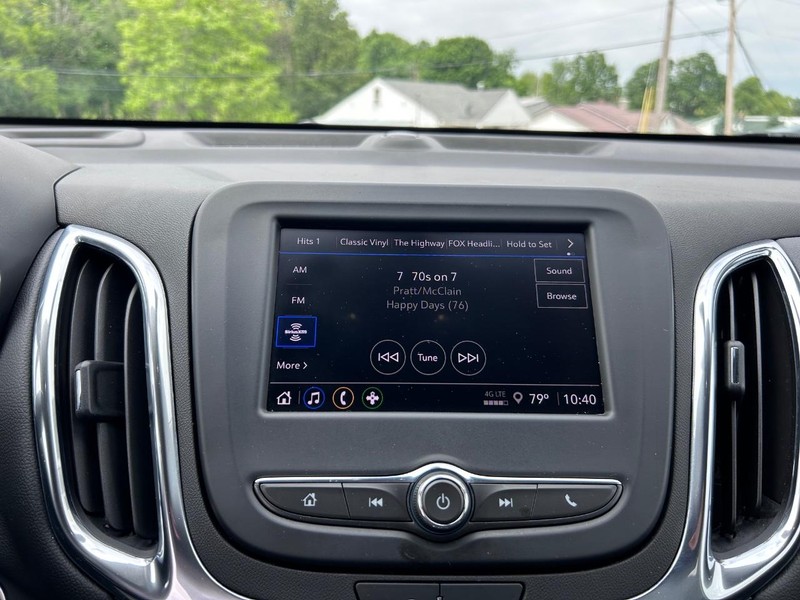 Chevrolet Equinox Vehicle Image 13