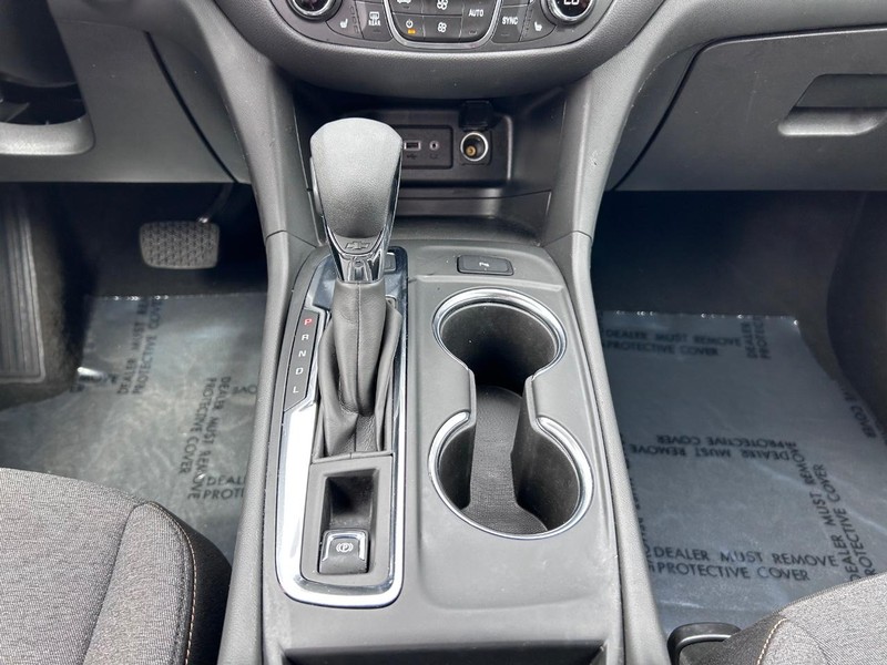 Chevrolet Equinox Vehicle Image 15