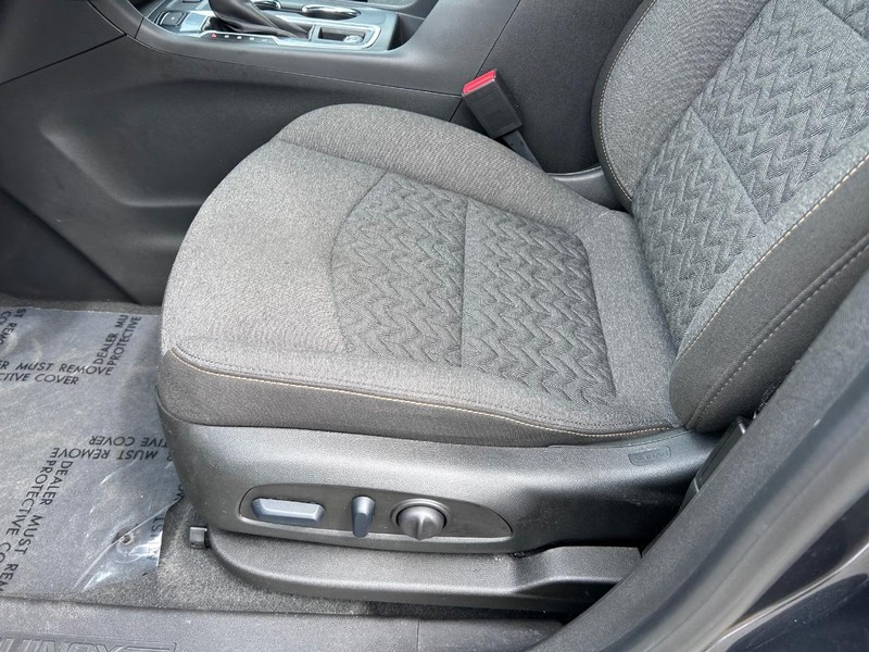 Chevrolet Equinox Vehicle Image 18