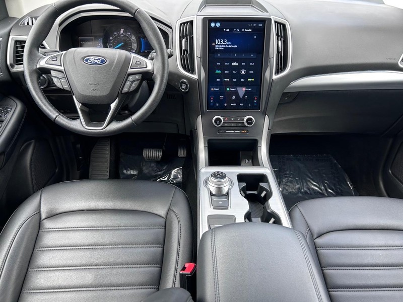 Ford Edge Vehicle Image 09