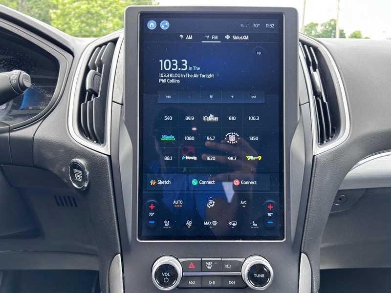 Ford Edge Vehicle Image 13