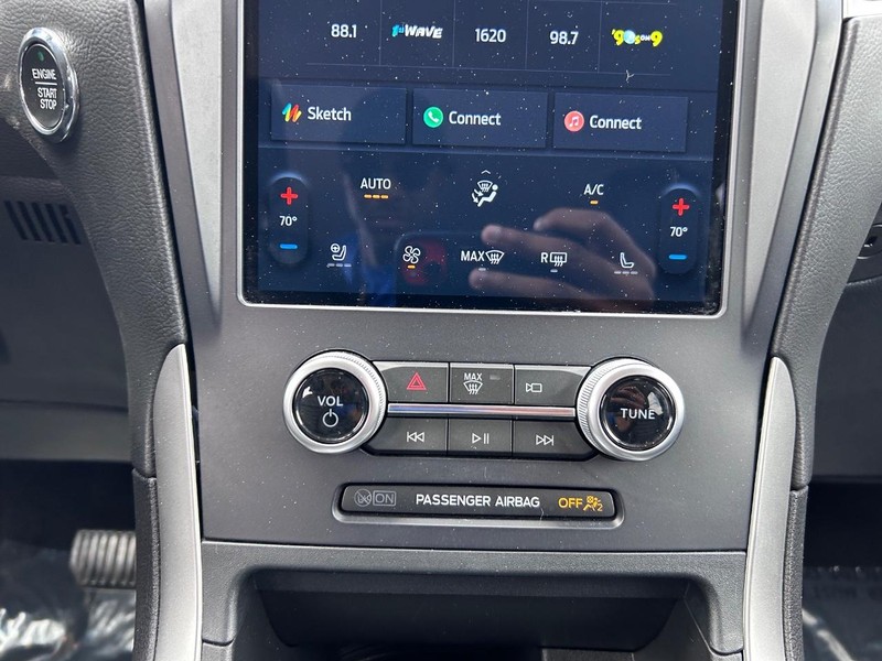Ford Edge Vehicle Image 14