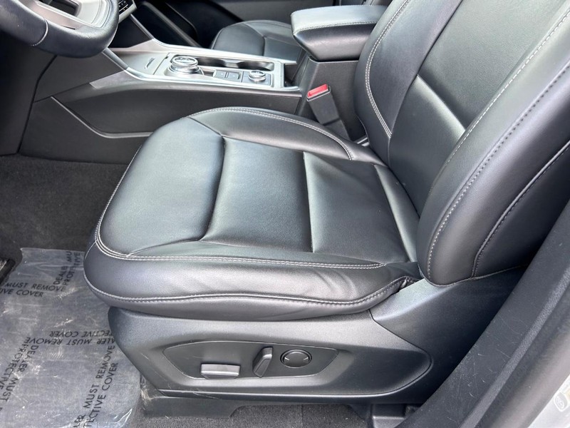 Ford Explorer Vehicle Image 20