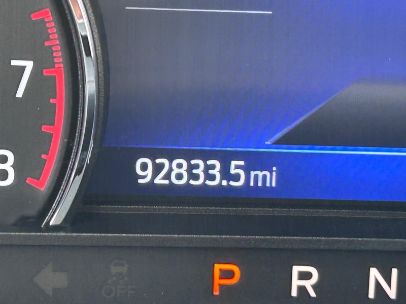 Ford Explorer Vehicle Image 21