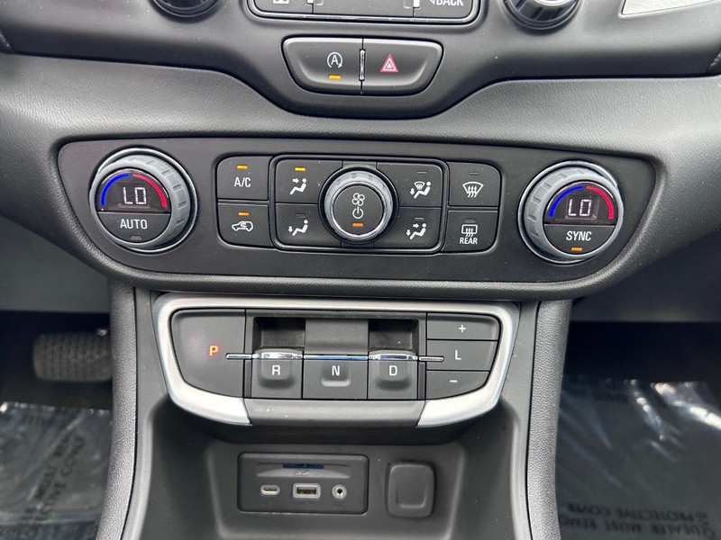 GMC Terrain Vehicle Image 15