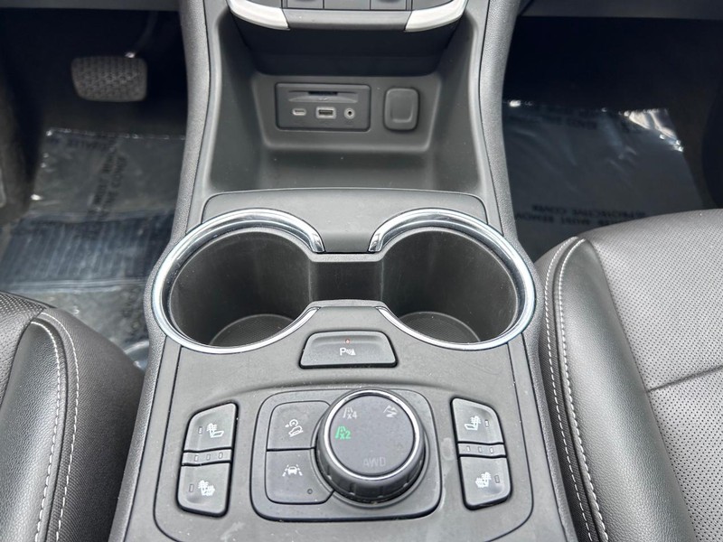 GMC Terrain Vehicle Image 16