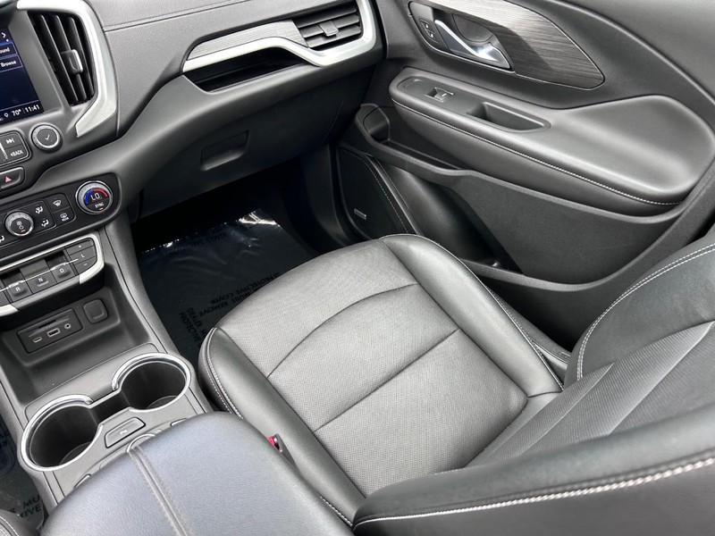 GMC Terrain Vehicle Image 17