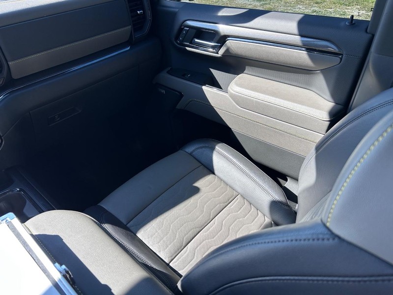 Chevrolet Silverado 1500 Vehicle Image 17