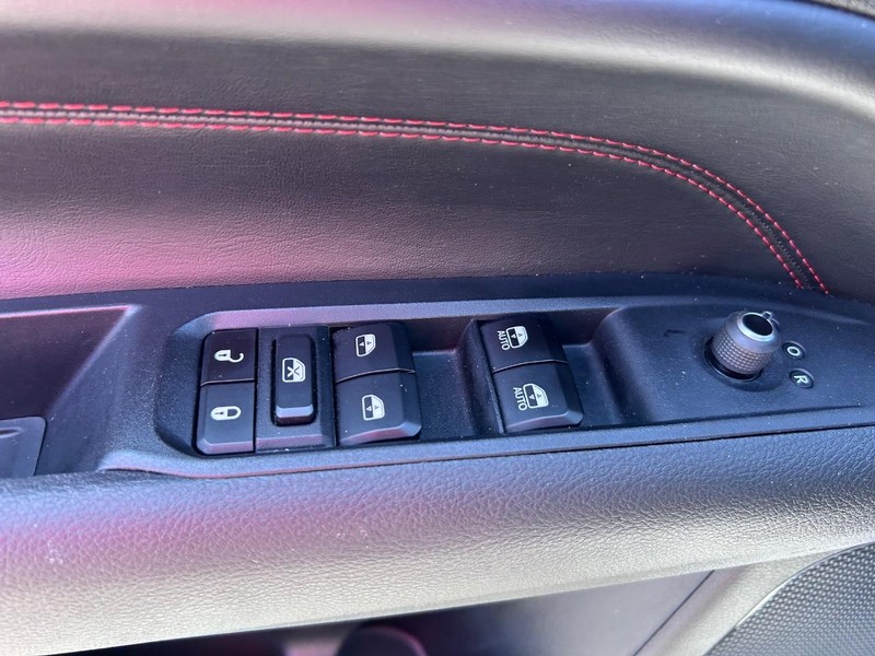 Jeep Compass Vehicle Image 16