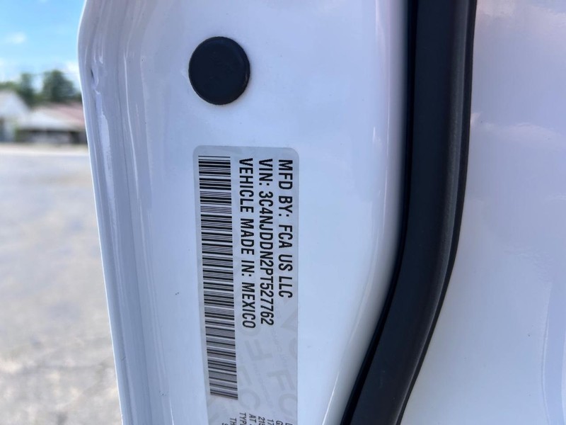 Jeep Compass Vehicle Image 20