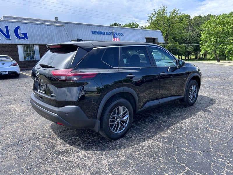 Nissan Rogue Vehicle Image 03