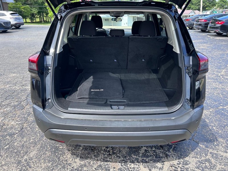 Nissan Rogue Vehicle Image 05