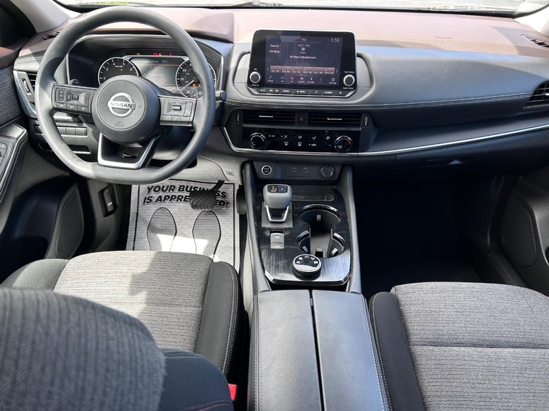 Nissan Rogue Vehicle Image 08