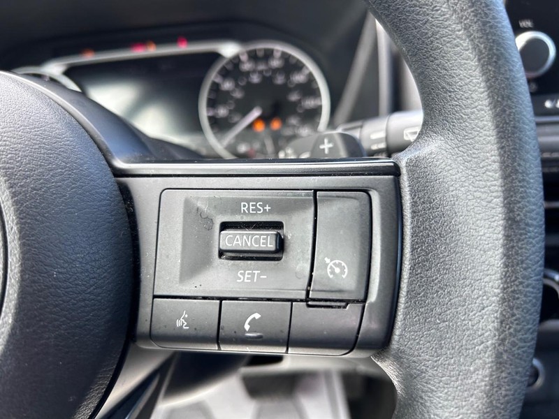 Nissan Rogue Vehicle Image 11