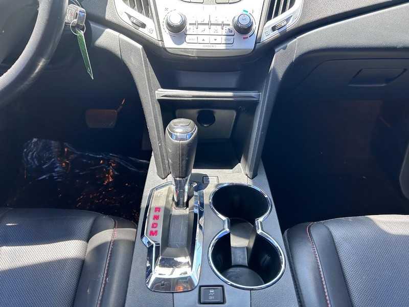 GMC Terrain Vehicle Image 16