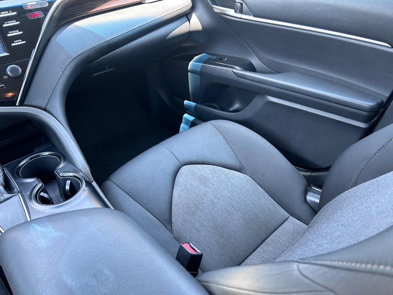 Toyota Camry Vehicle Image 15